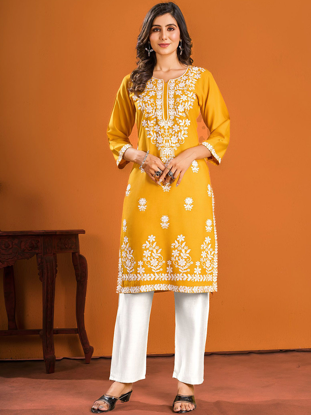 

WORIVOC Women Ethnic Motifs Embroidered Kurta, Mustard