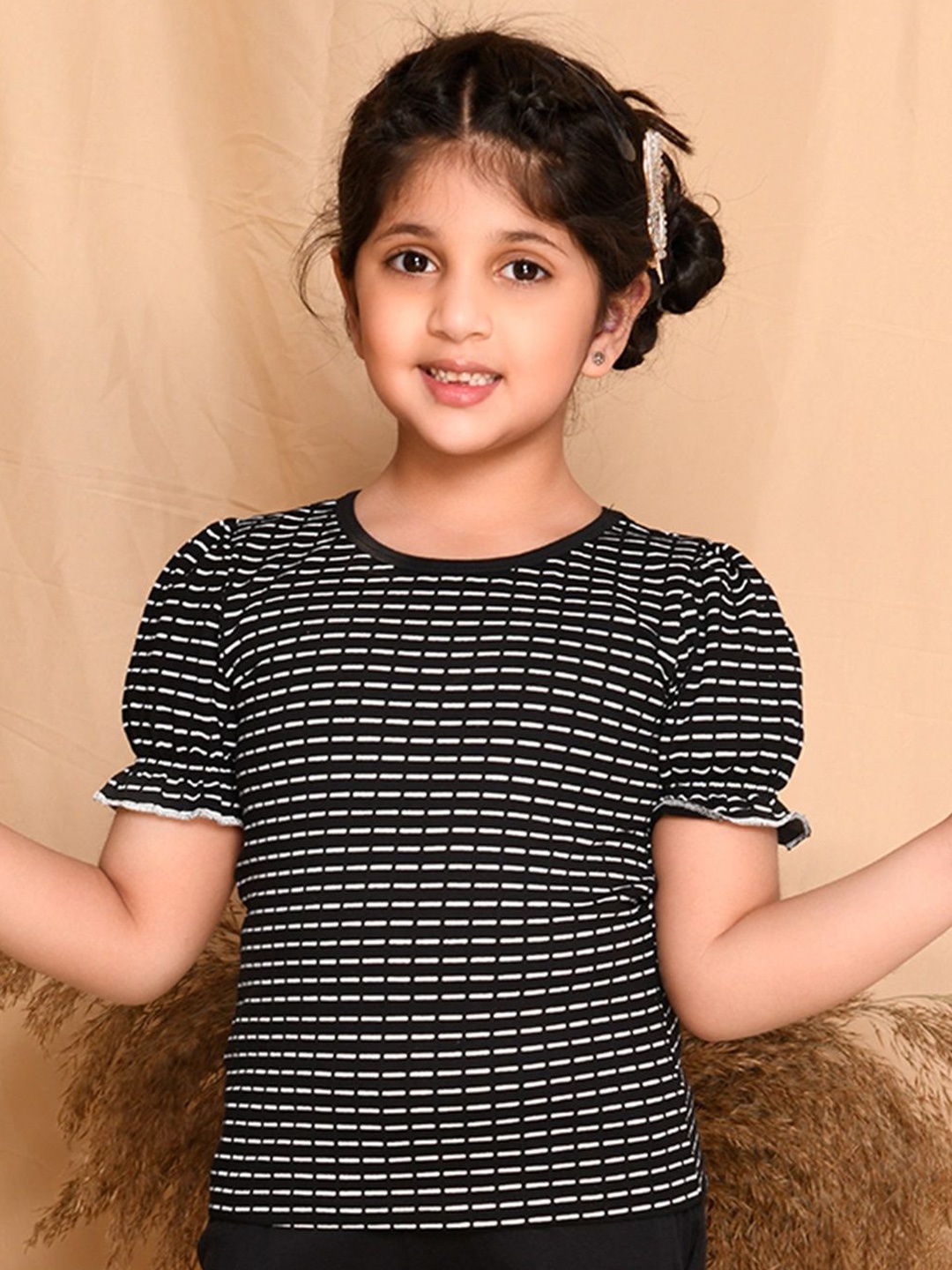 

Kids Cave Girls Printed Pockets Slim Fit T-shirt, Black
