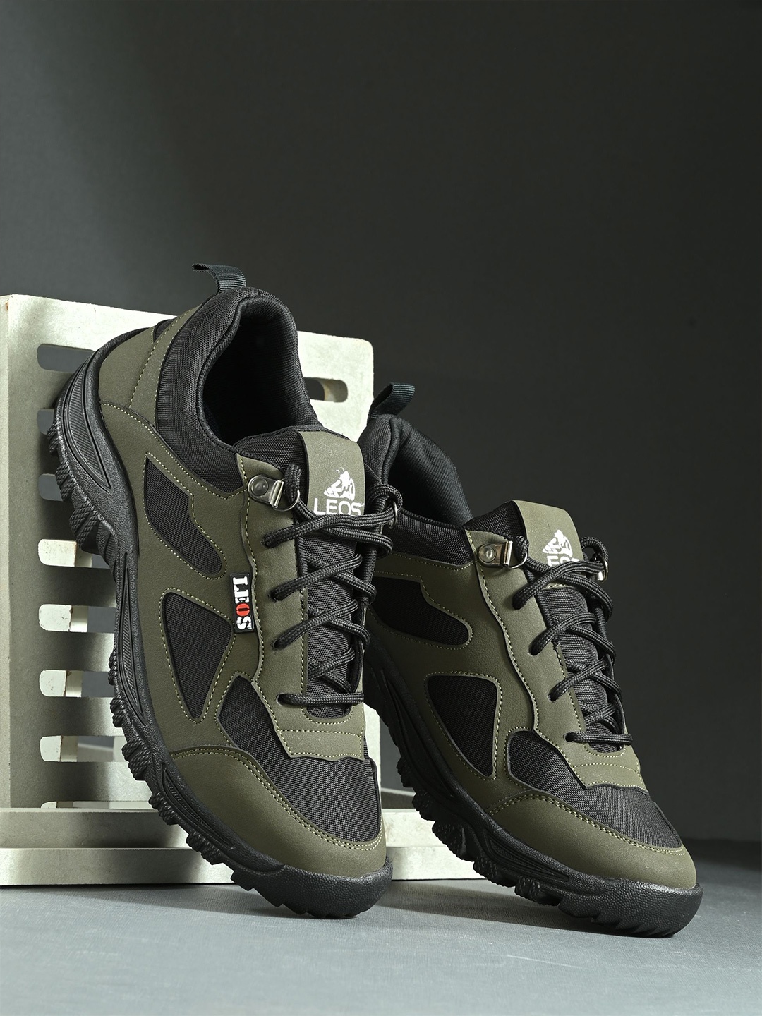 

Leo's Fitness Shoes Men Canvas Trekking Shoes LFS2979, Green