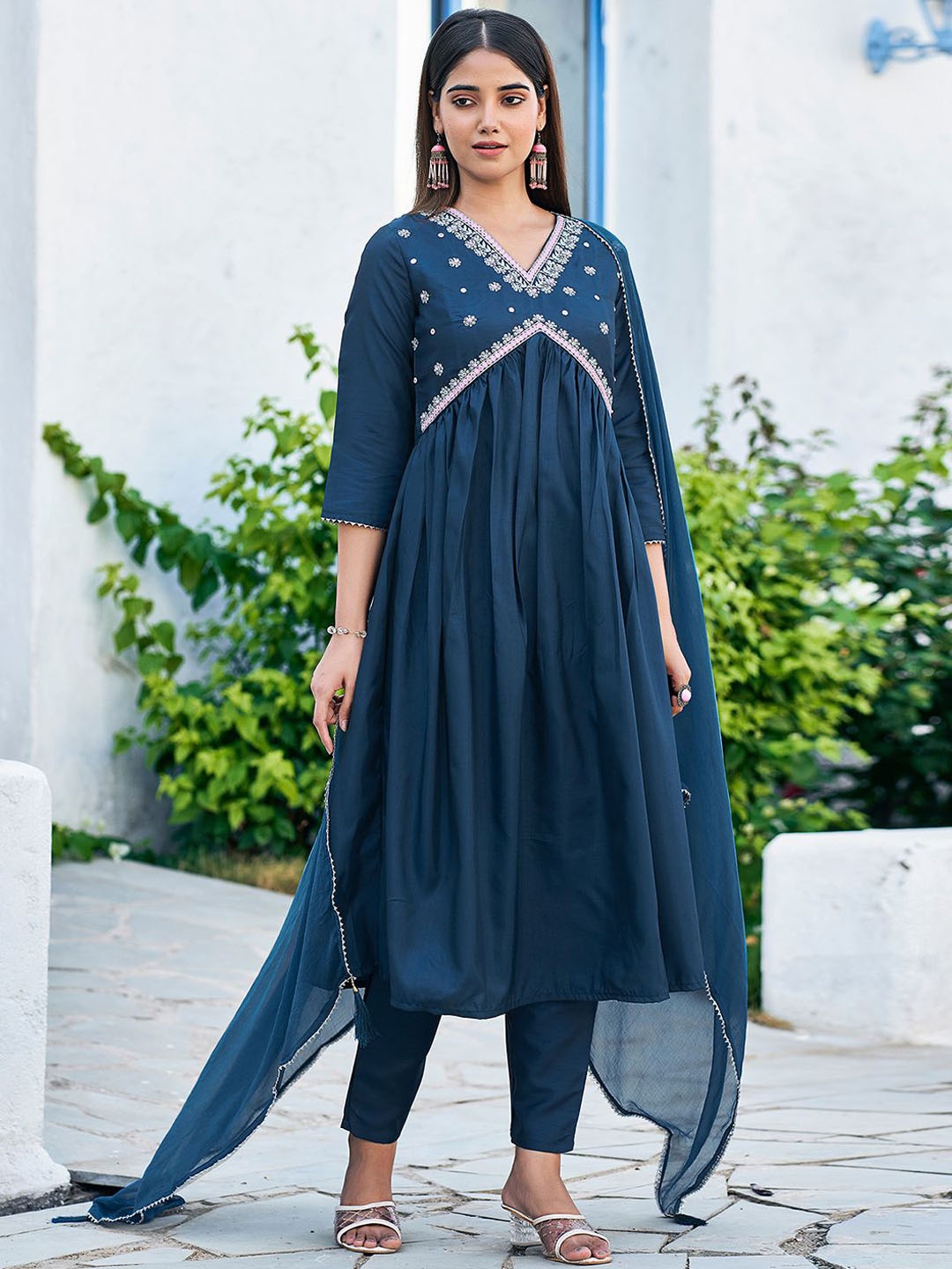 

KALINI Women Ethnic Motifs Embroidered Pleated Mirror Work Kurta with Trousers & Dupatta, Teal