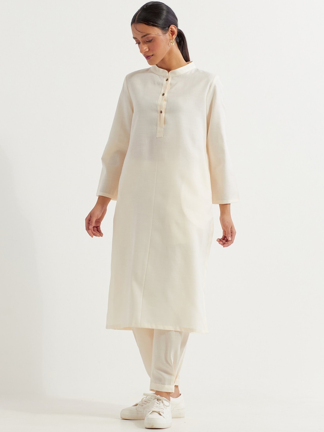 

THE INDIAN CAUSE Set of 2 Solid Pure Cotton High Neck Tunic With Trouser Co-Ords, White