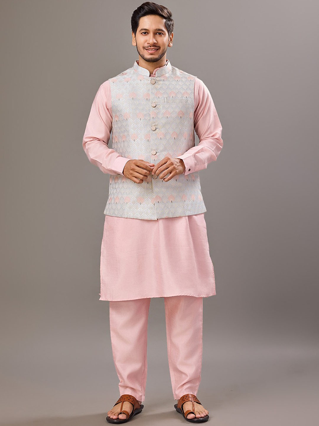 

House of Pataudi Men Straight Kurta with Pyjama & Nehru Jacket, Blue