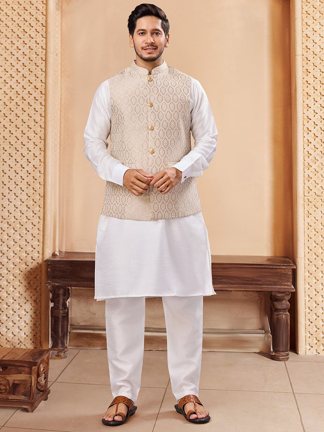 

House of Pataudi Straight Kurta With Pyjama & Nehru Jacket, Mauve