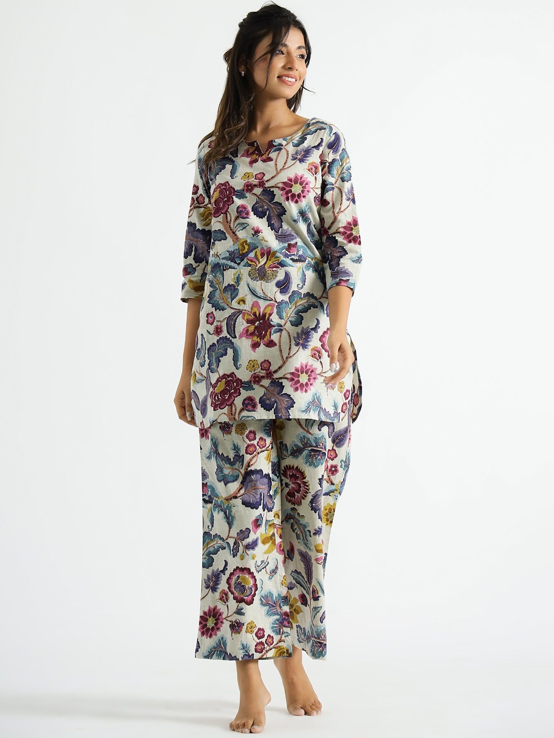 

Ekta Textiles Women Floral Printed Night Wear Top & Pyjama Set, White