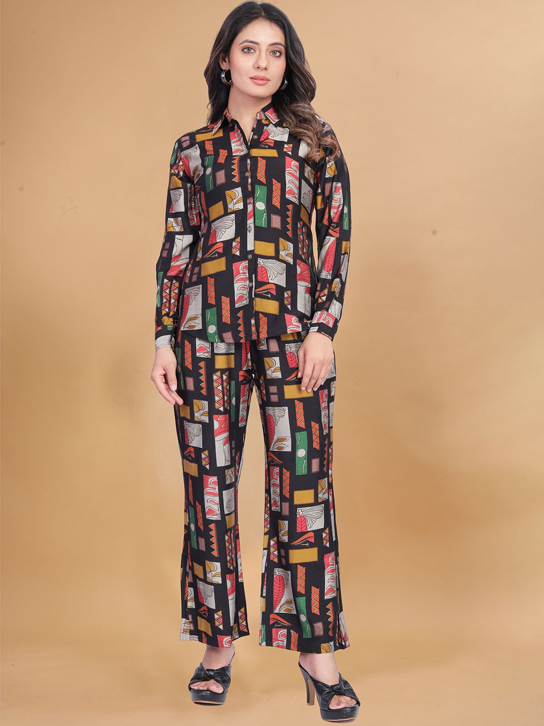 

Ekta Textiles Printed Pure Cotton Shirt With Trousers Co-Ords, Black