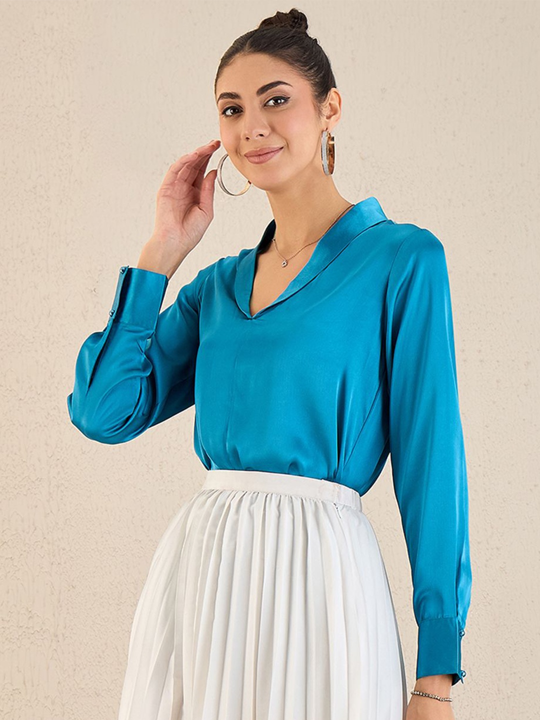 

First Resort by Ramola Bachchan Sheen V-neck Satin Solid Top, Blue