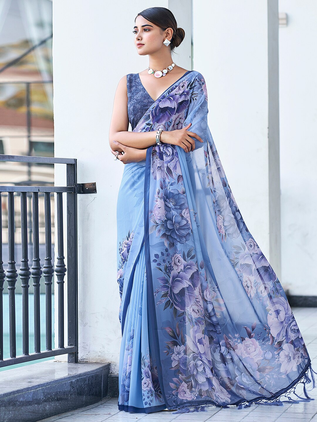 Mitera Floral Pure Georgette Saree, Blue