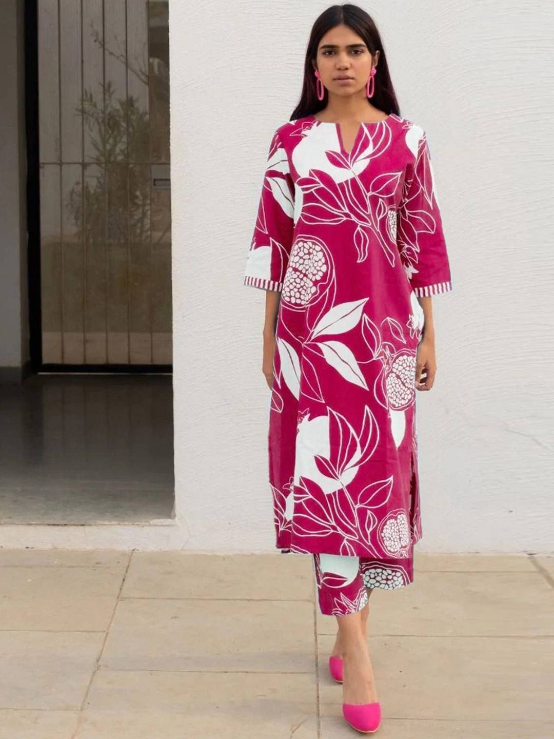 

Anni Designer Women Floral Printed Regular Kurta with Trousers, Pink