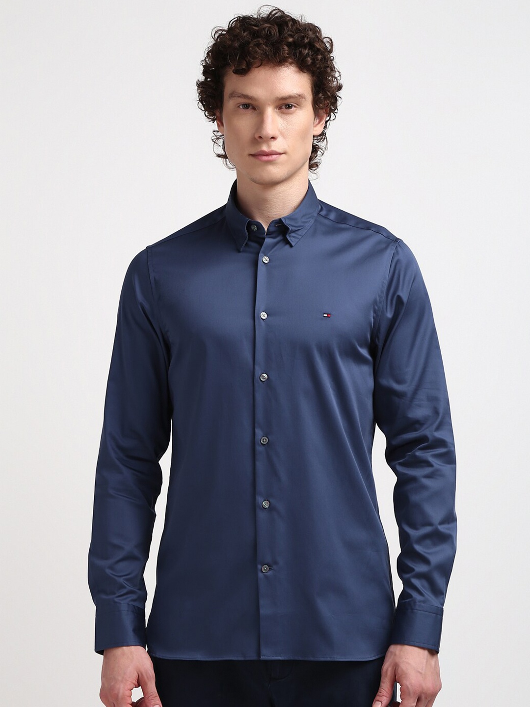 

Tommy Hilfiger Men Solid Cotton Casual Shirt, Navy blue