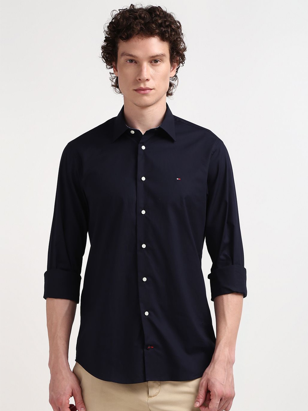 

Tommy Hilfiger Men Opaque Solid Casual Shirt, Navy blue
