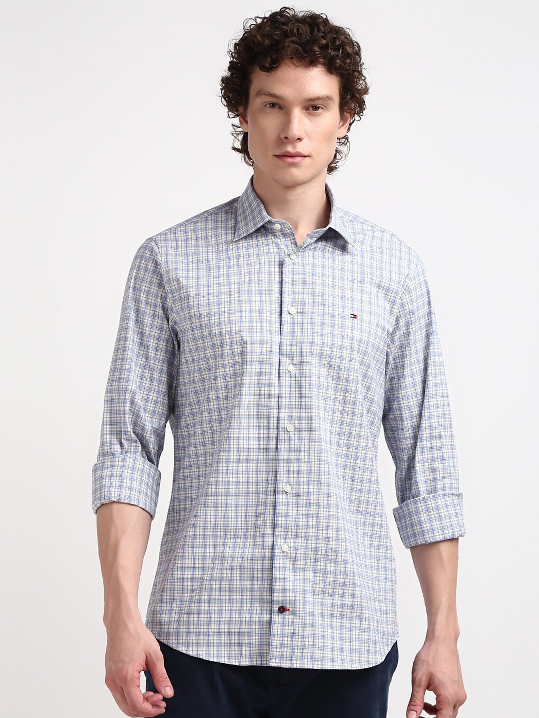 

Tommy Hilfiger Men Checked Opaque Checked Casual Shirt, Blue