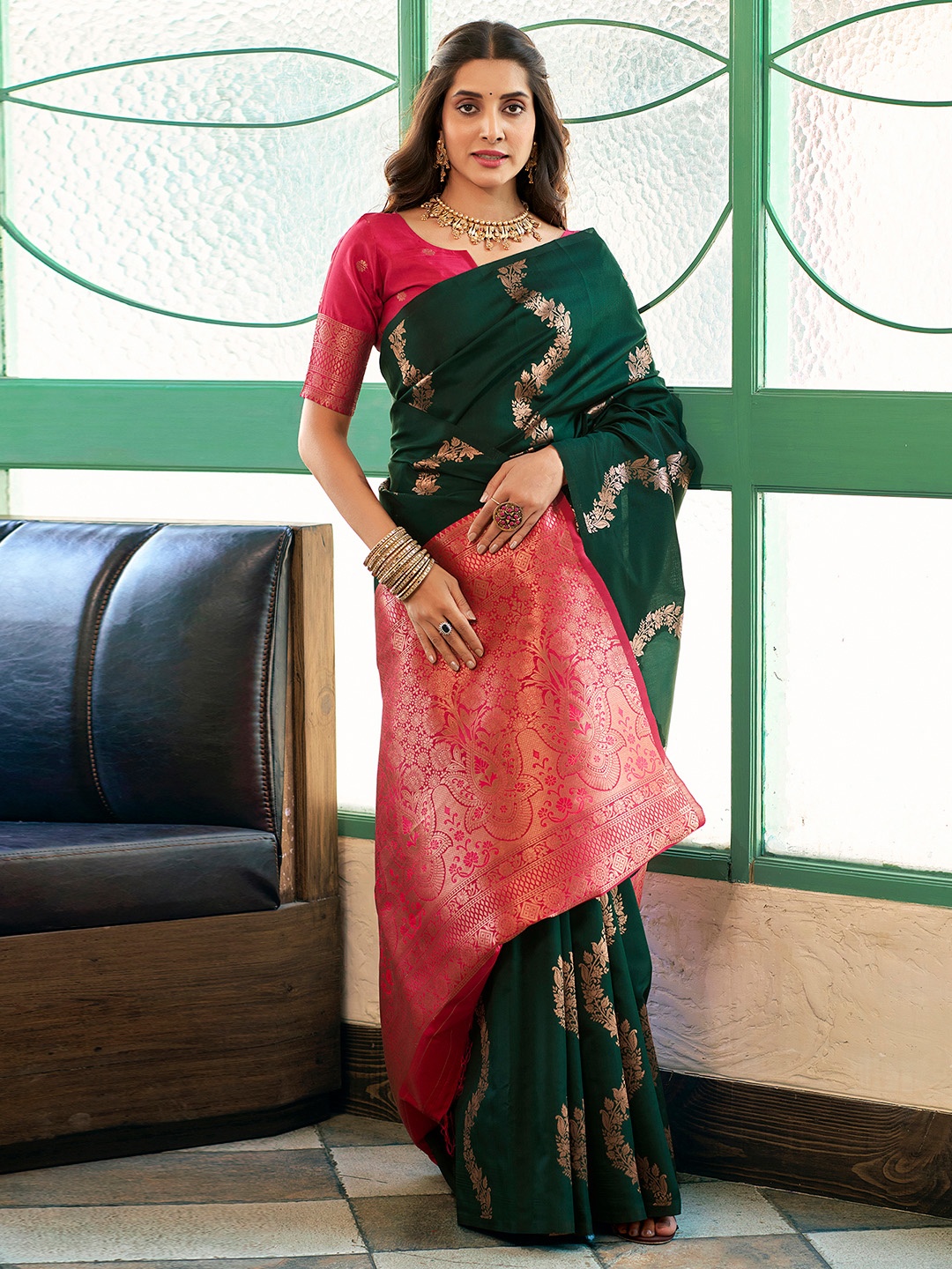 

Satrani Ethnic Motifs Zari Banarasi Saree, Green