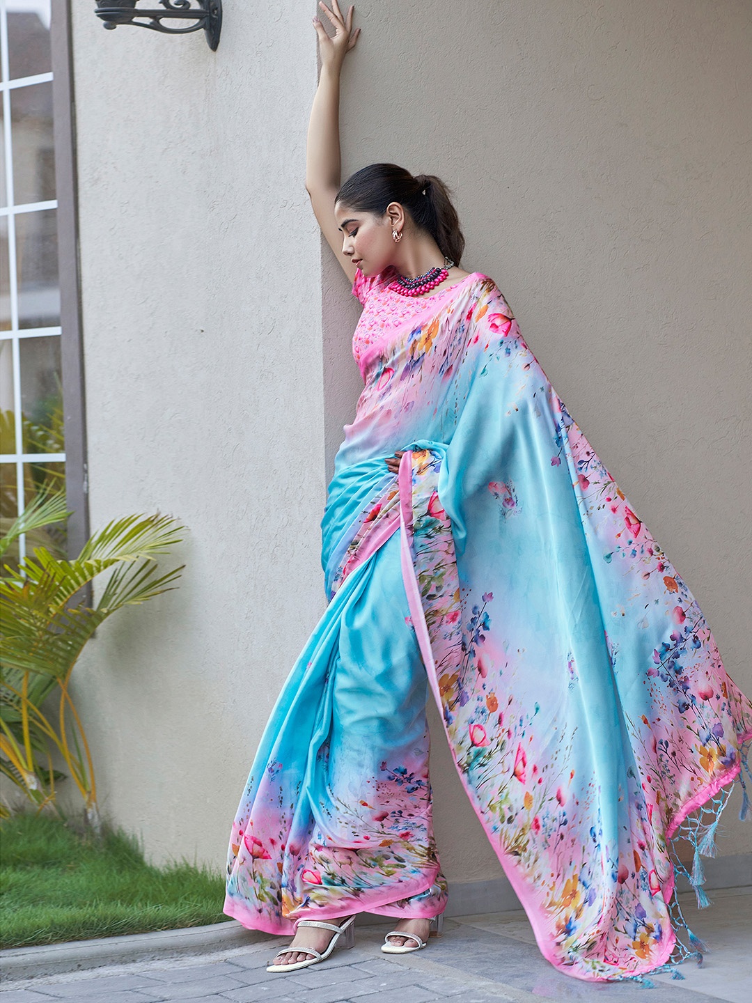 

Satrani Floral Satin Saree, Turquoise blue