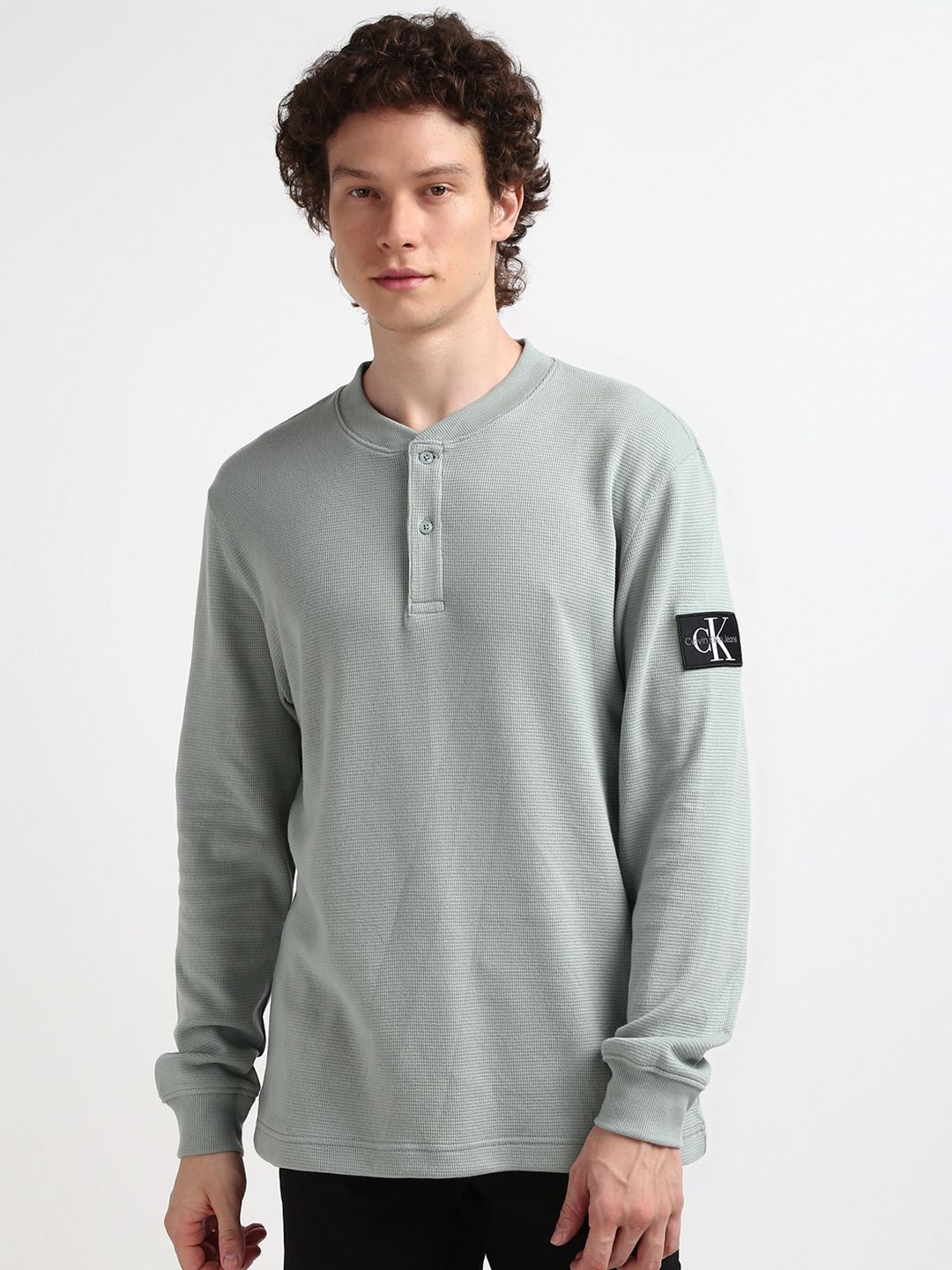 

Calvin Klein Jeans Men Henley Neck Solid T-shirt, Green
