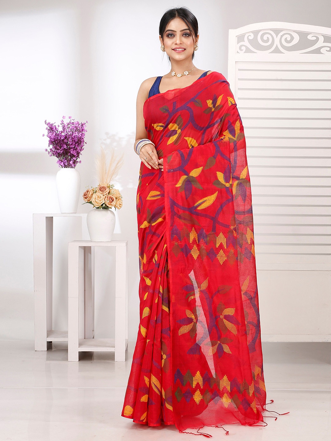 

DipDiya Woven Design Pure Cotton Taant Saree, Red