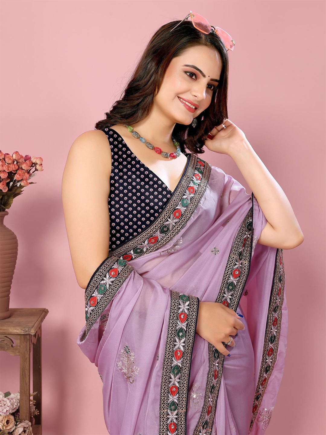 

VAIRAGEE Floral Embroidered Organza Saree, Lavender