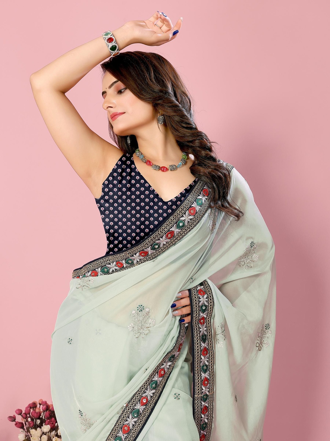 

VAIRAGEE Ethnic Motifs Embroidered Sequinned Organza Saree, Grey