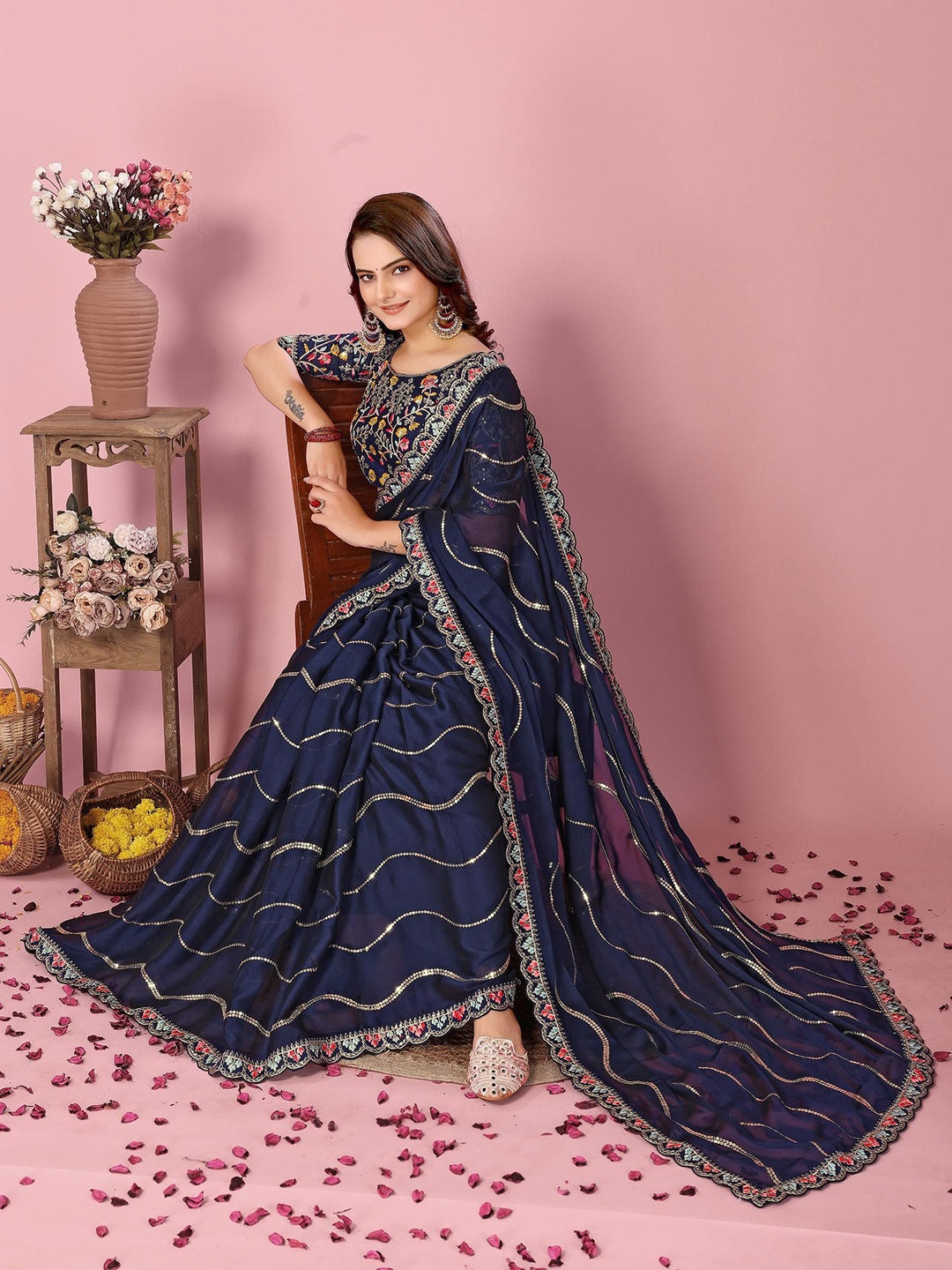 

VAIRAGEE Striped Embellished Sequinned Saree, Navy blue