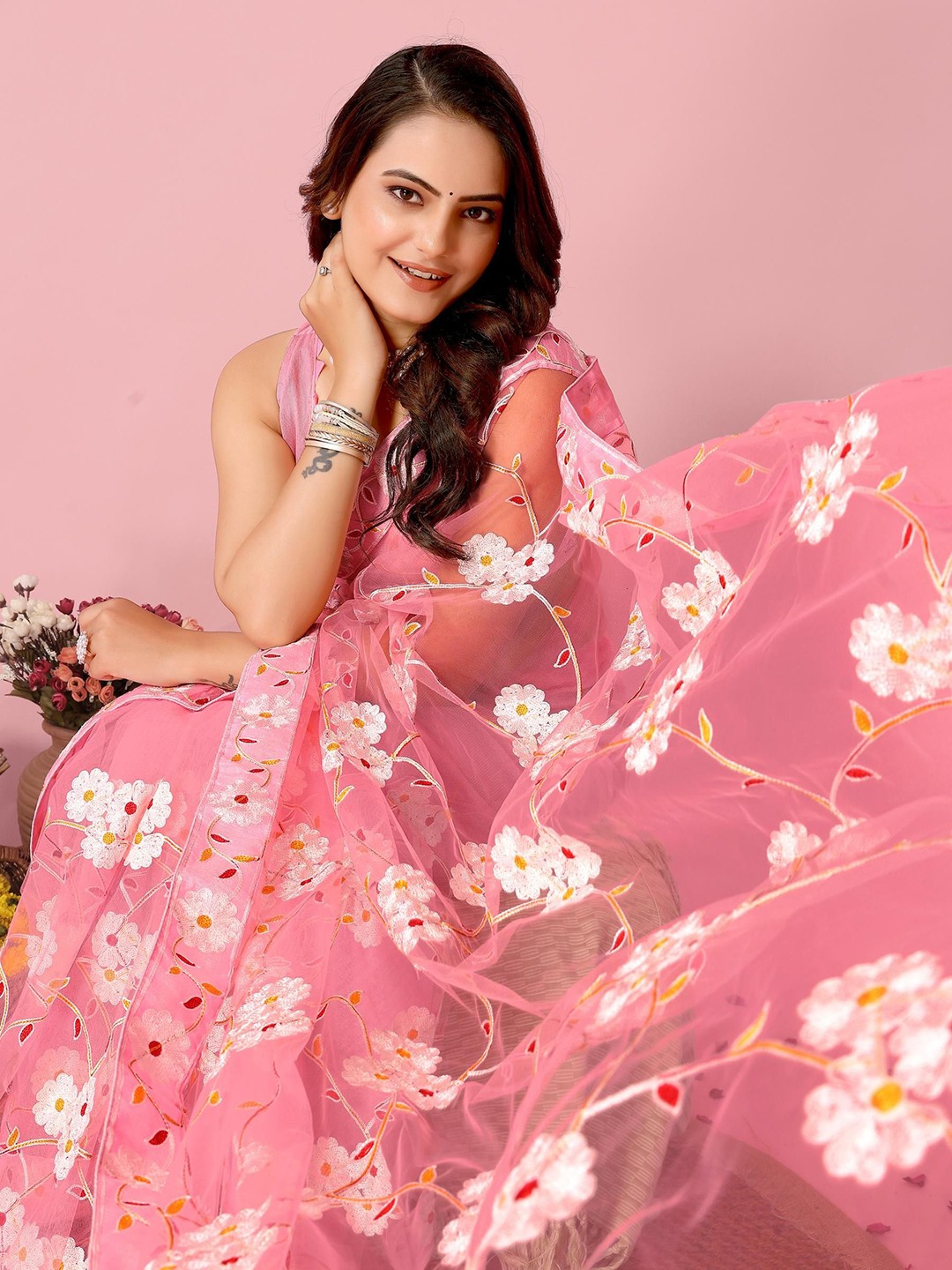 

VAIRAGEE Ethnic Motifs Embroidered Net Saree, Peach