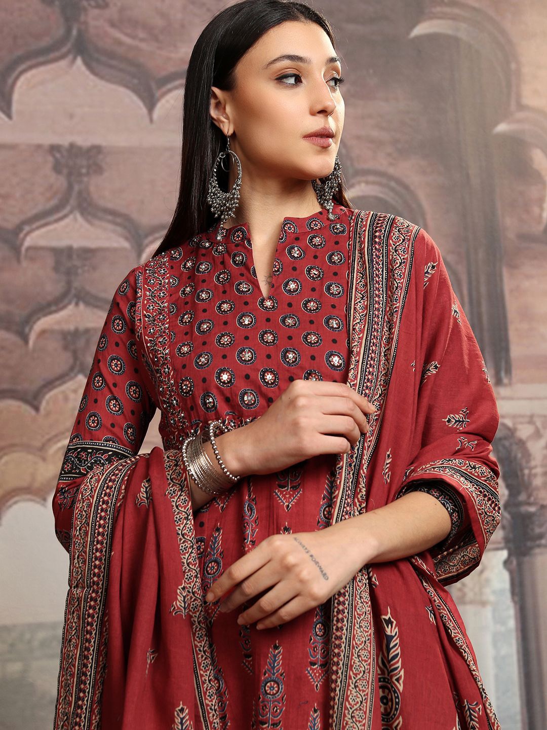

Vishudh Women Ethnic Motifs Printed Regular Pure Cotton Kurta with Trousers & Dupatta, Maroon