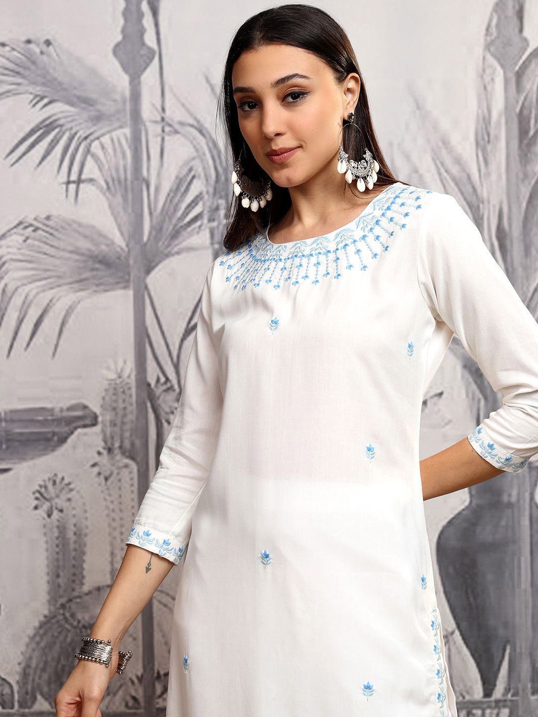 

Vishudh Women Embroidered Thread Work A-Line Kurta, White