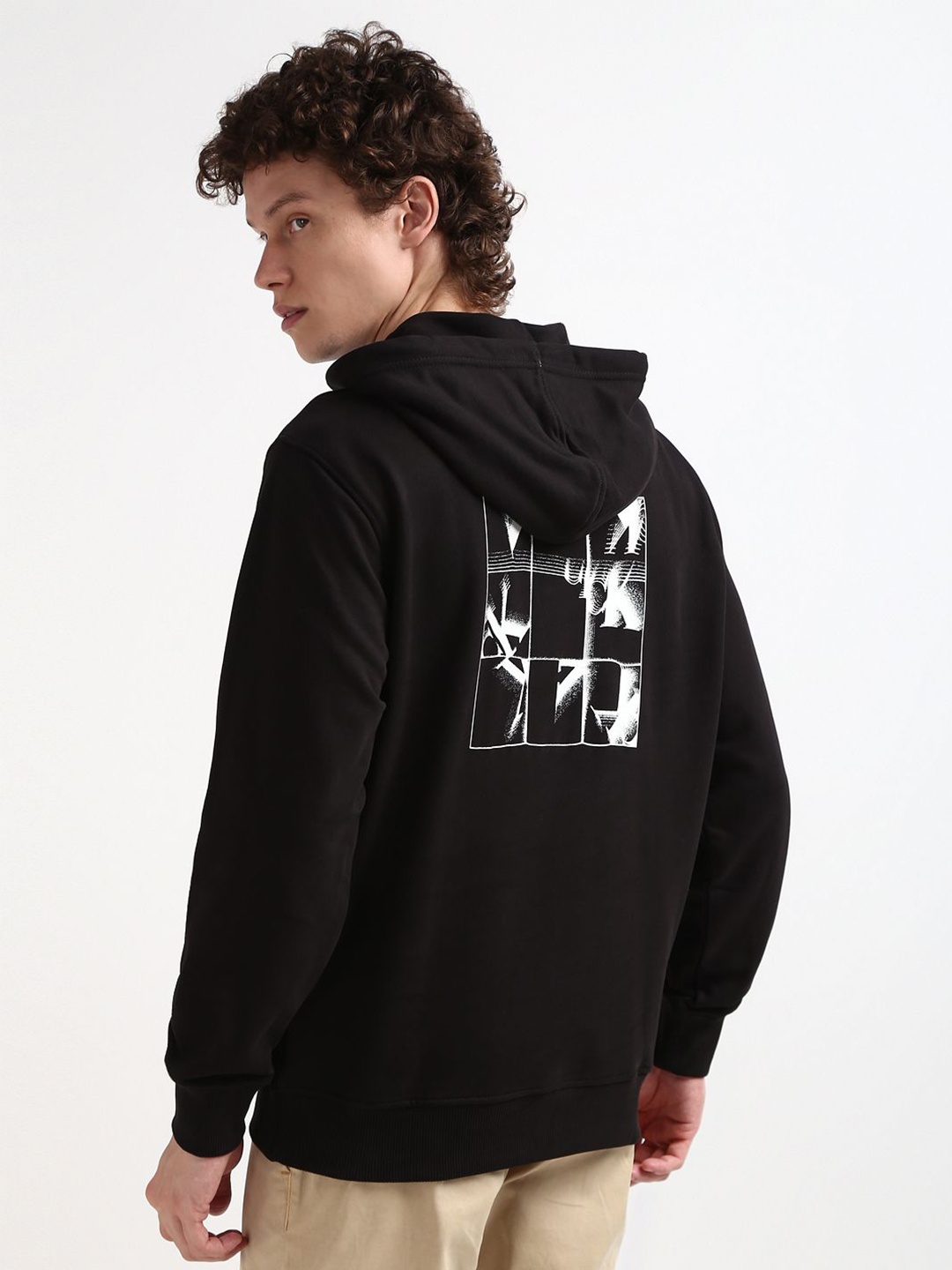 

Calvin Klein Cotton Long Sleeves Men Hooded Sweatshirt, Black