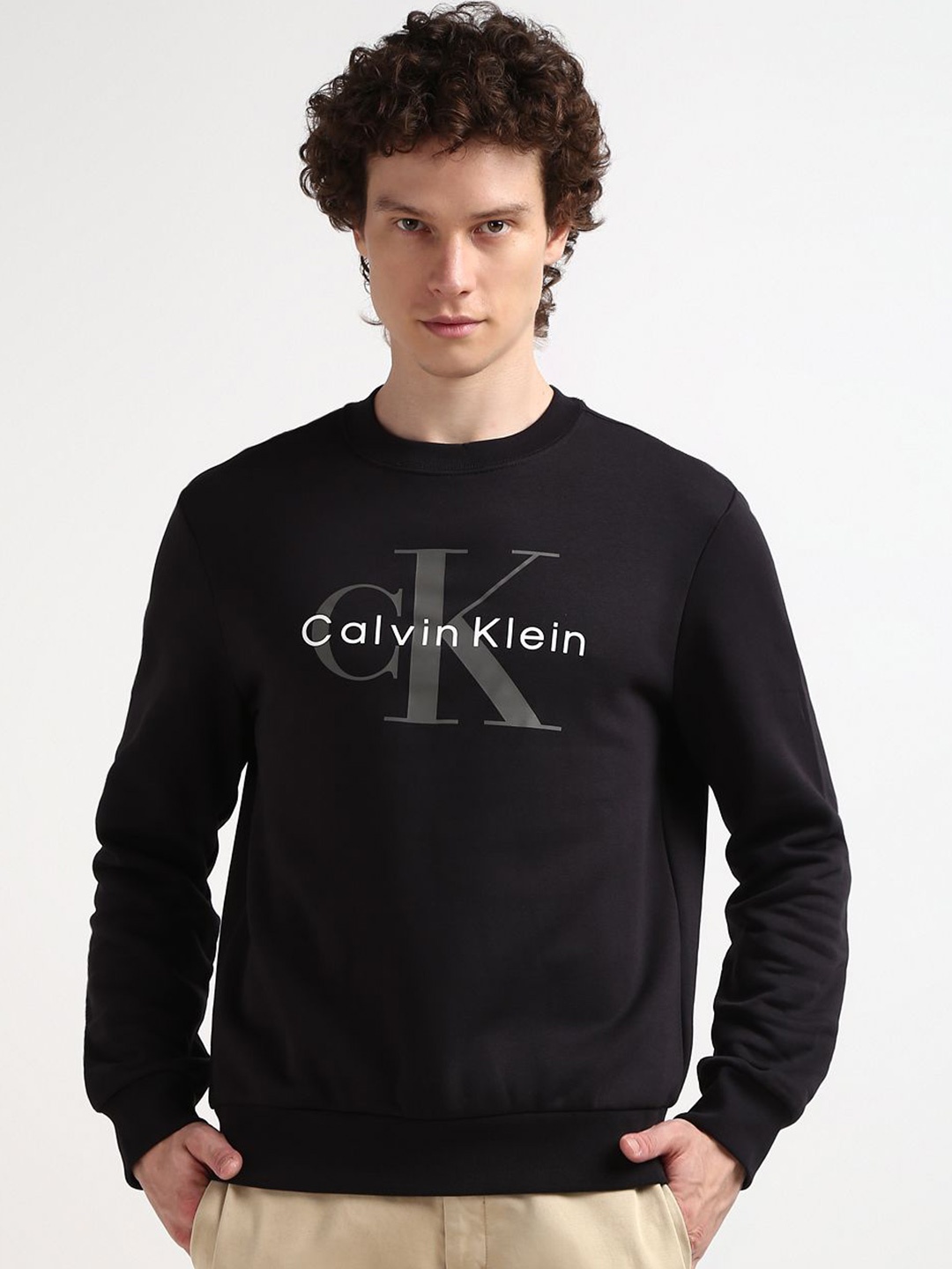 

Calvin Klein Jeans Men Black Logo Crew Full Sleeves Pullover Sweatshirt