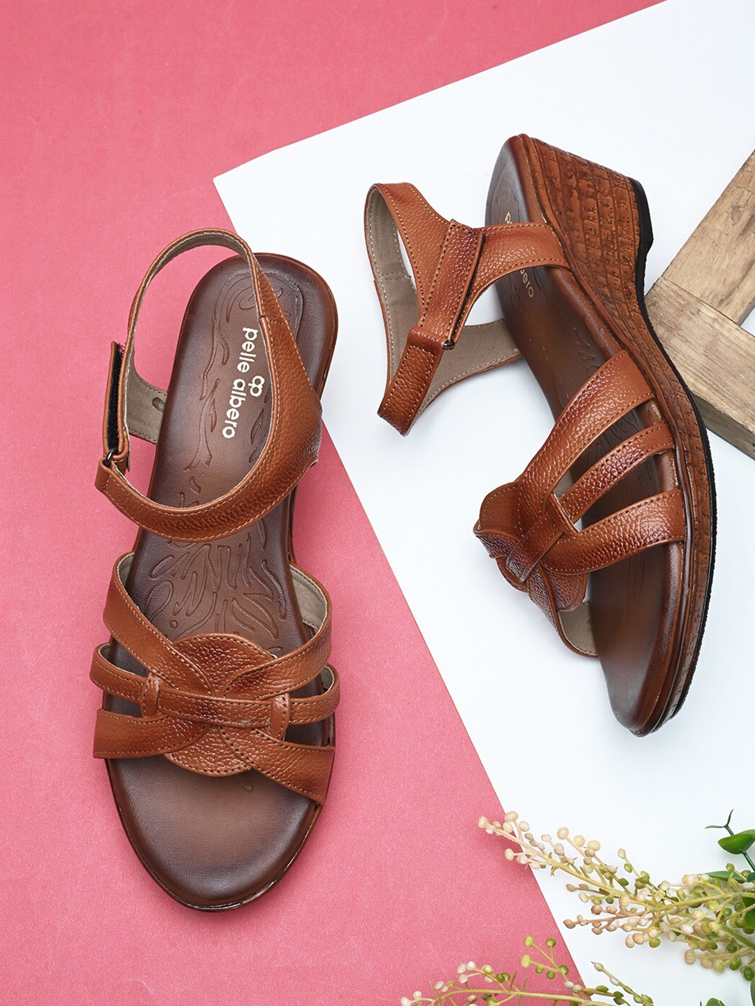 

pelle albero Women Leather Wedge Velcro Sandals, Tan