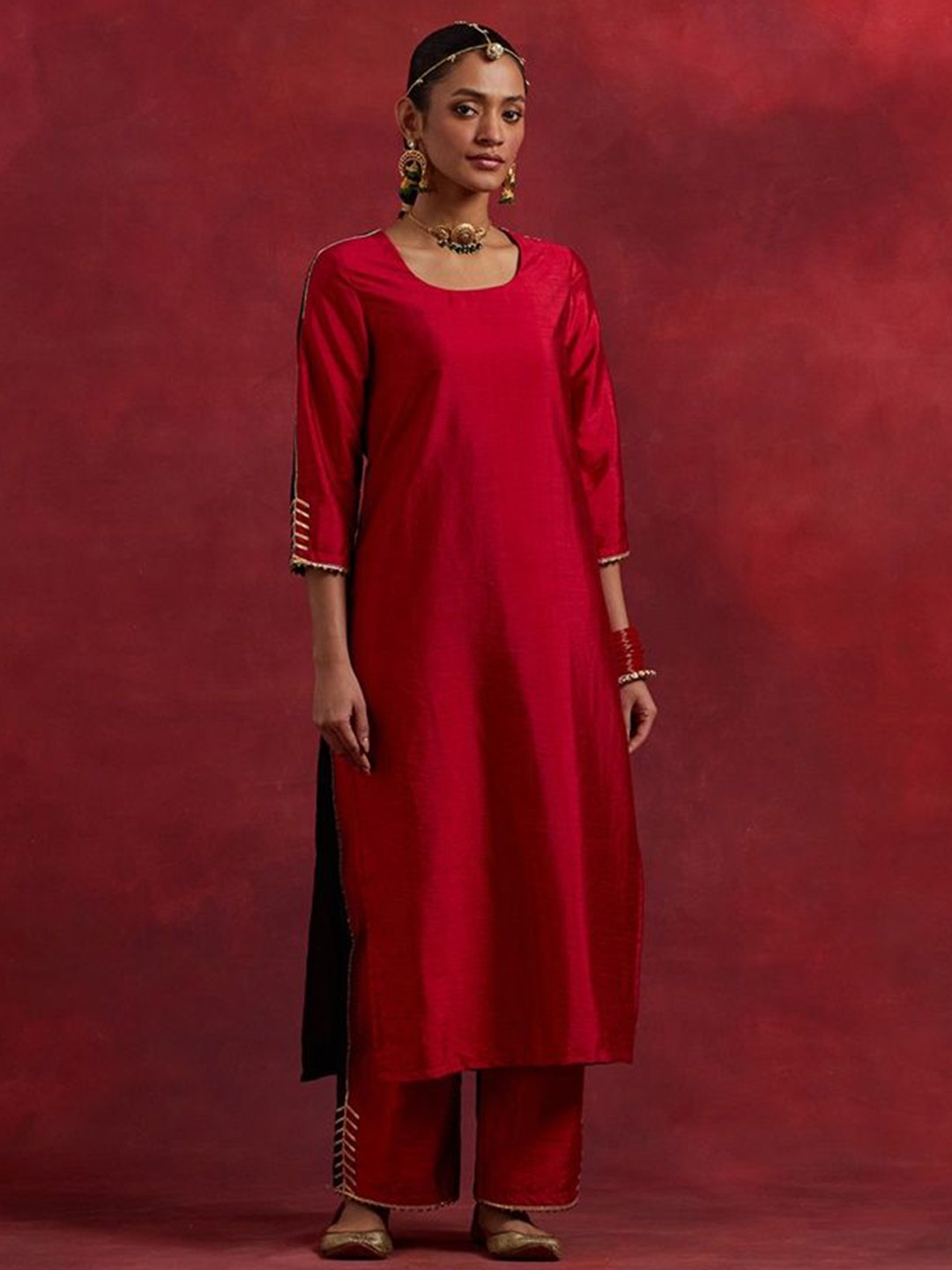 

THE INDIAN CAUSE Women Solid Regular Gotta Patti Raw Silk Kurta with Palazzos & Dupatta, Red