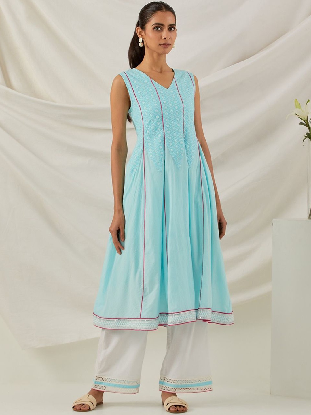 

THE INDIAN CAUSE Women Floral Embroidered Pure Cotton Kurta with Palazzos & With Dupatta, Blue