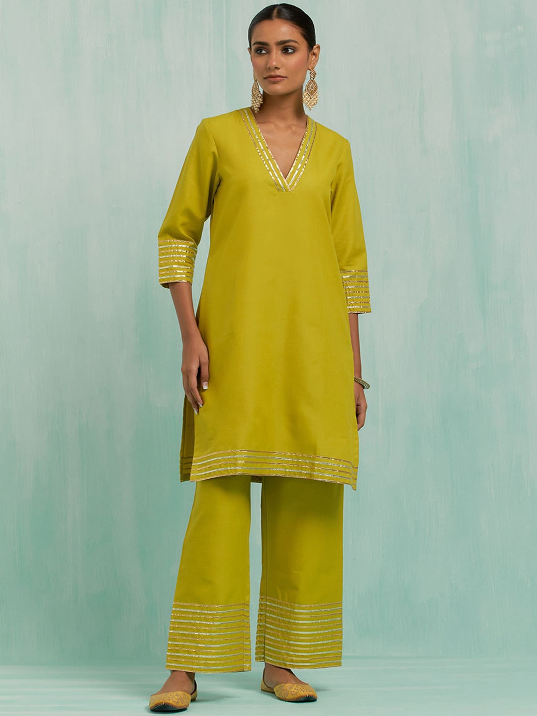 

THE INDIAN CAUSE V Neck Gotta Patti Pure Cotton Straight Kurta with Palazzos, Green