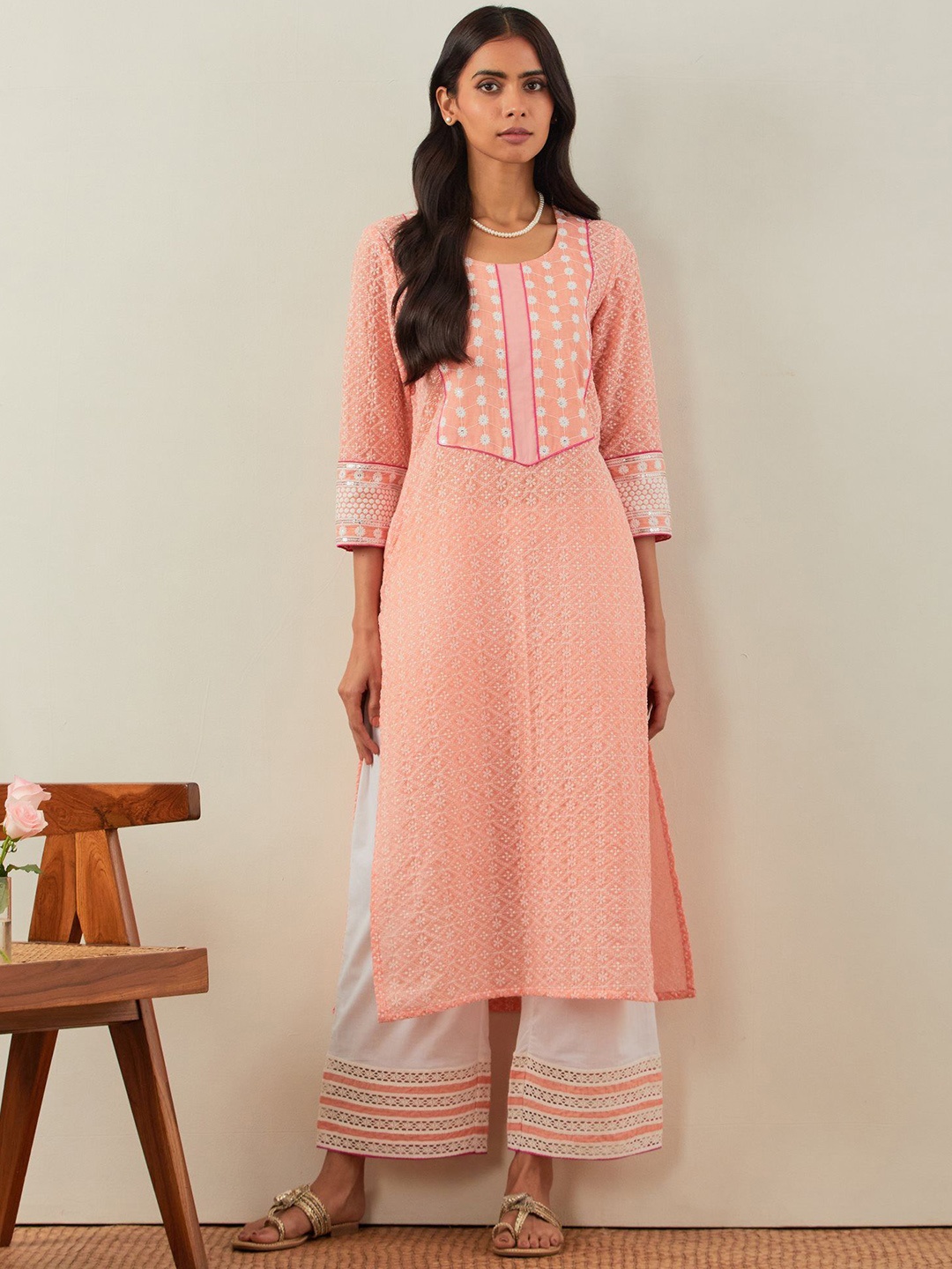 

THE INDIAN CAUSE Women Floral Embroidered Pure Cotton Kurta with Palazzos, Peach