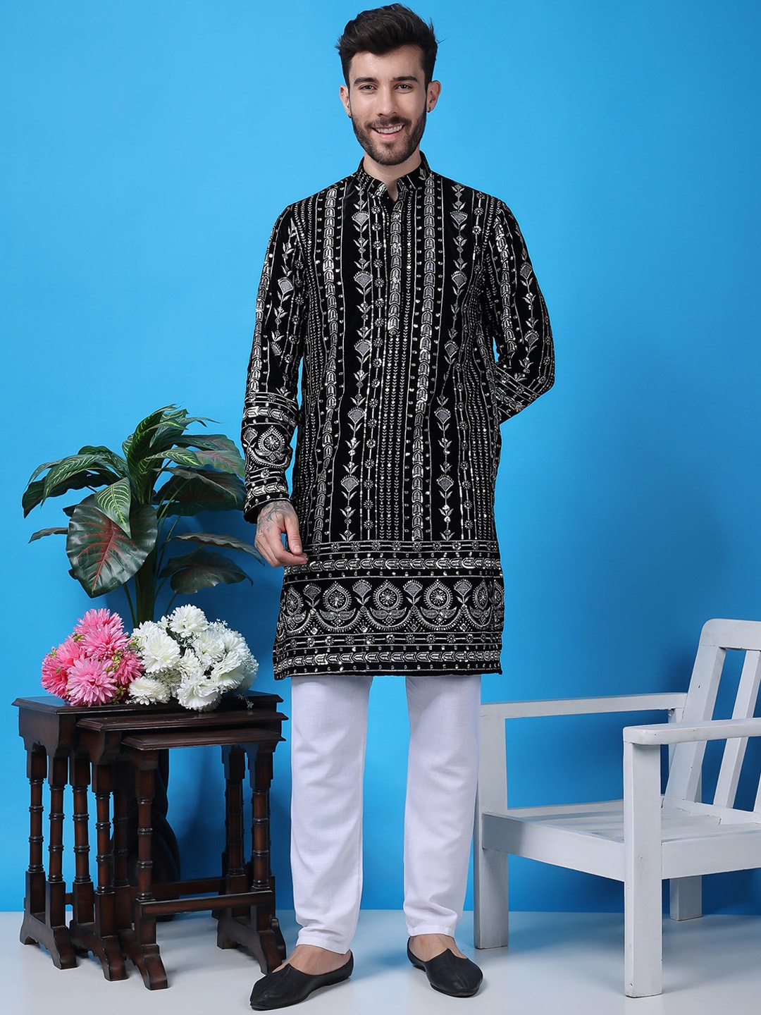 Hangup Floral Embroidered Band Collar Kurta With Trousers, Black
