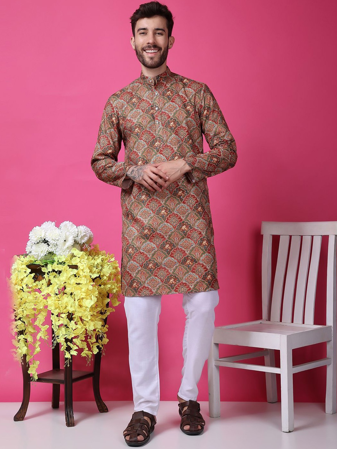 

Hangup Men Embroidered Regular Dupion Silk Kurta with Pyjamas, Pink