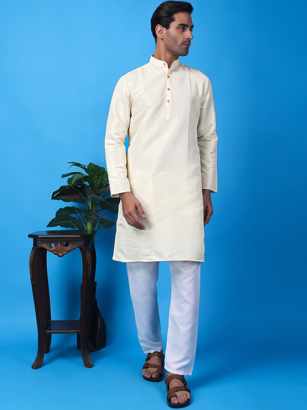 

Hangup Chevron Printed Band Collar Dupion Silk Kurta With Trousers, White