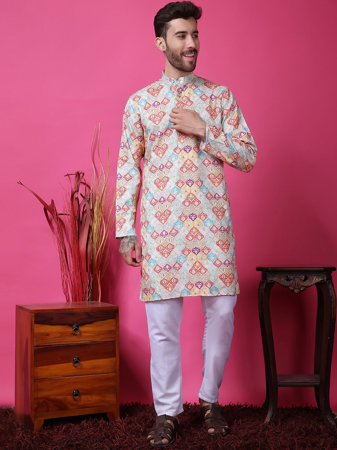 

Hangup MenEthnic Motifs Printed Kurta with Pyjamas, Red