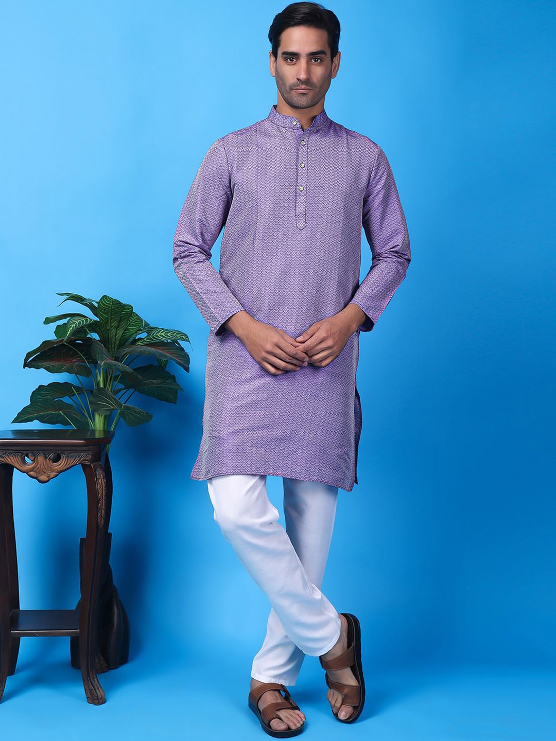 

Hangup Men Printed Regular Dupion Silk Kurta With Pyjamas, Purple