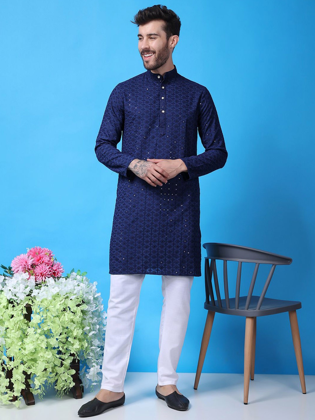

Hangup Men Chikankari Regular Kurta with Pyjamas, Blue