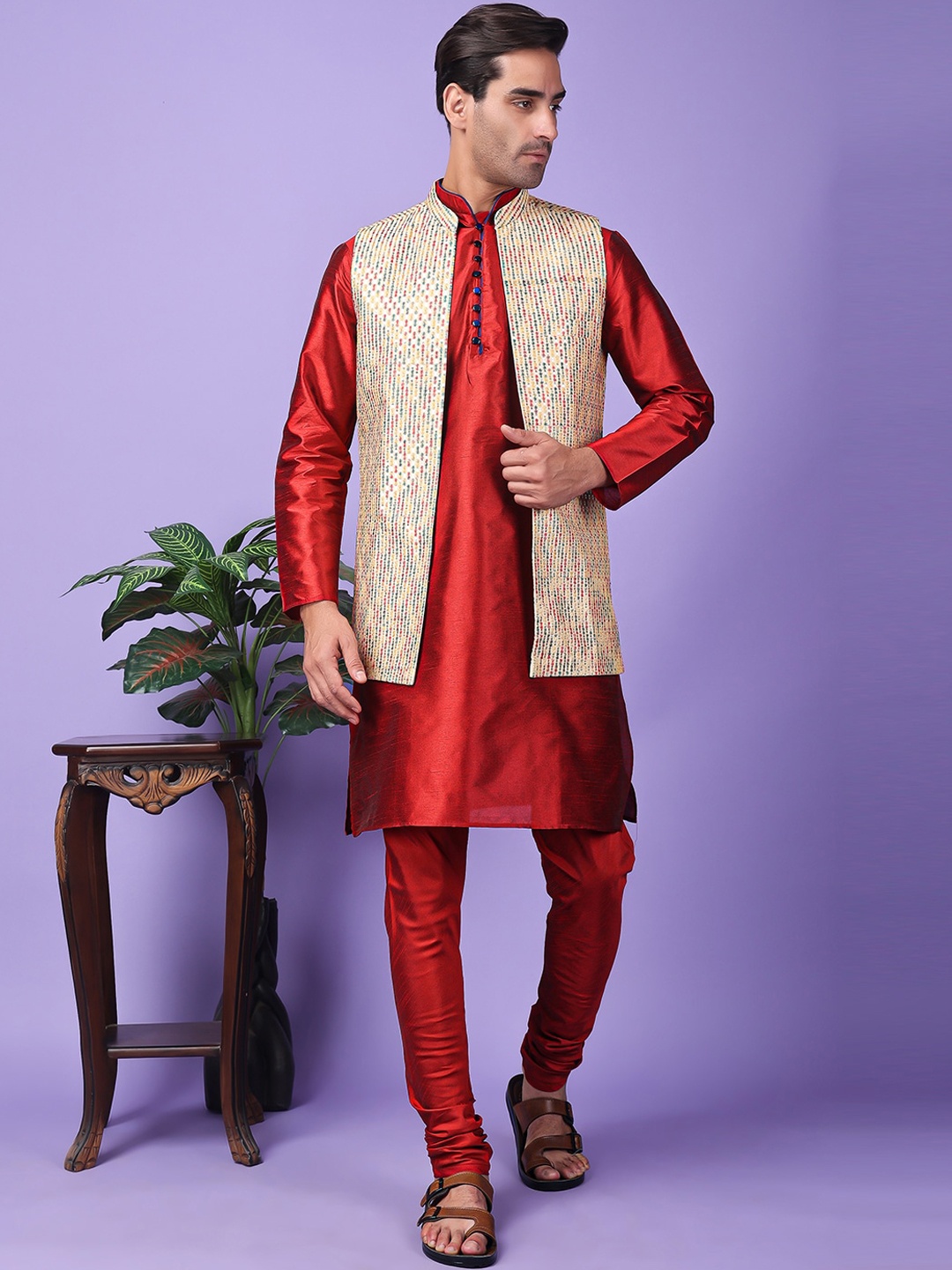 

Hangup Men Solid Dupion Silk Kurta With Pyjamas & Nehru Jacket, Red