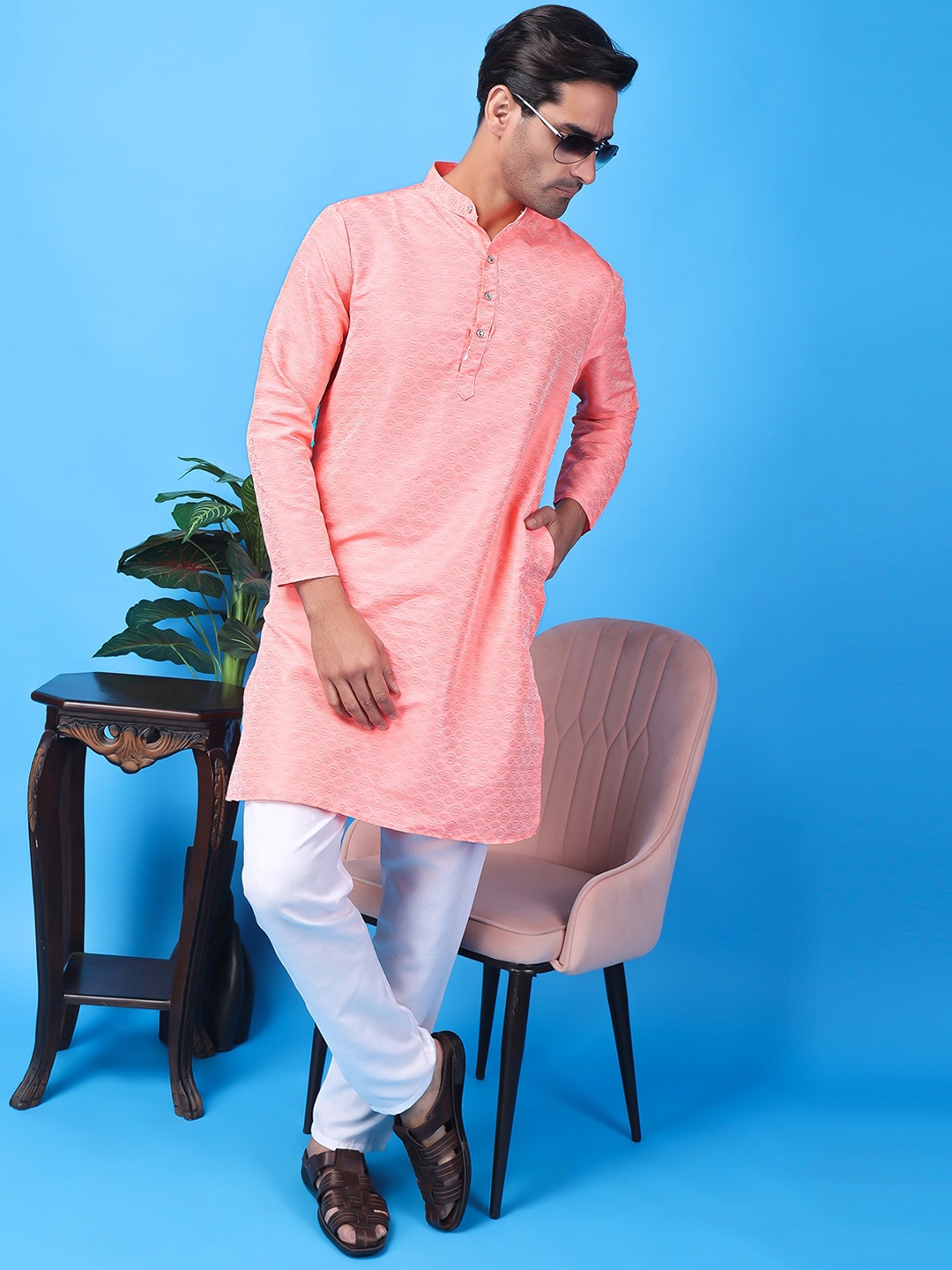 

Hangup Men Regular Dupion Silk Kurta with Pyjamas, Peach