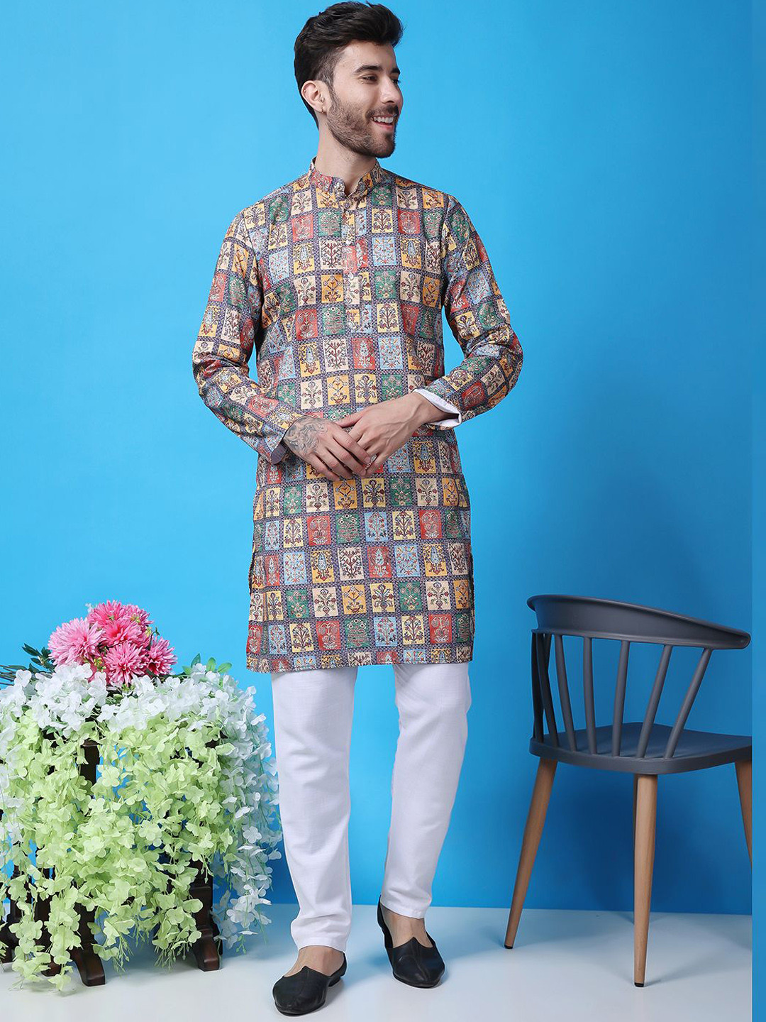 

Hangup Men Embroidered Regular Kurta with Pyjamas, Green