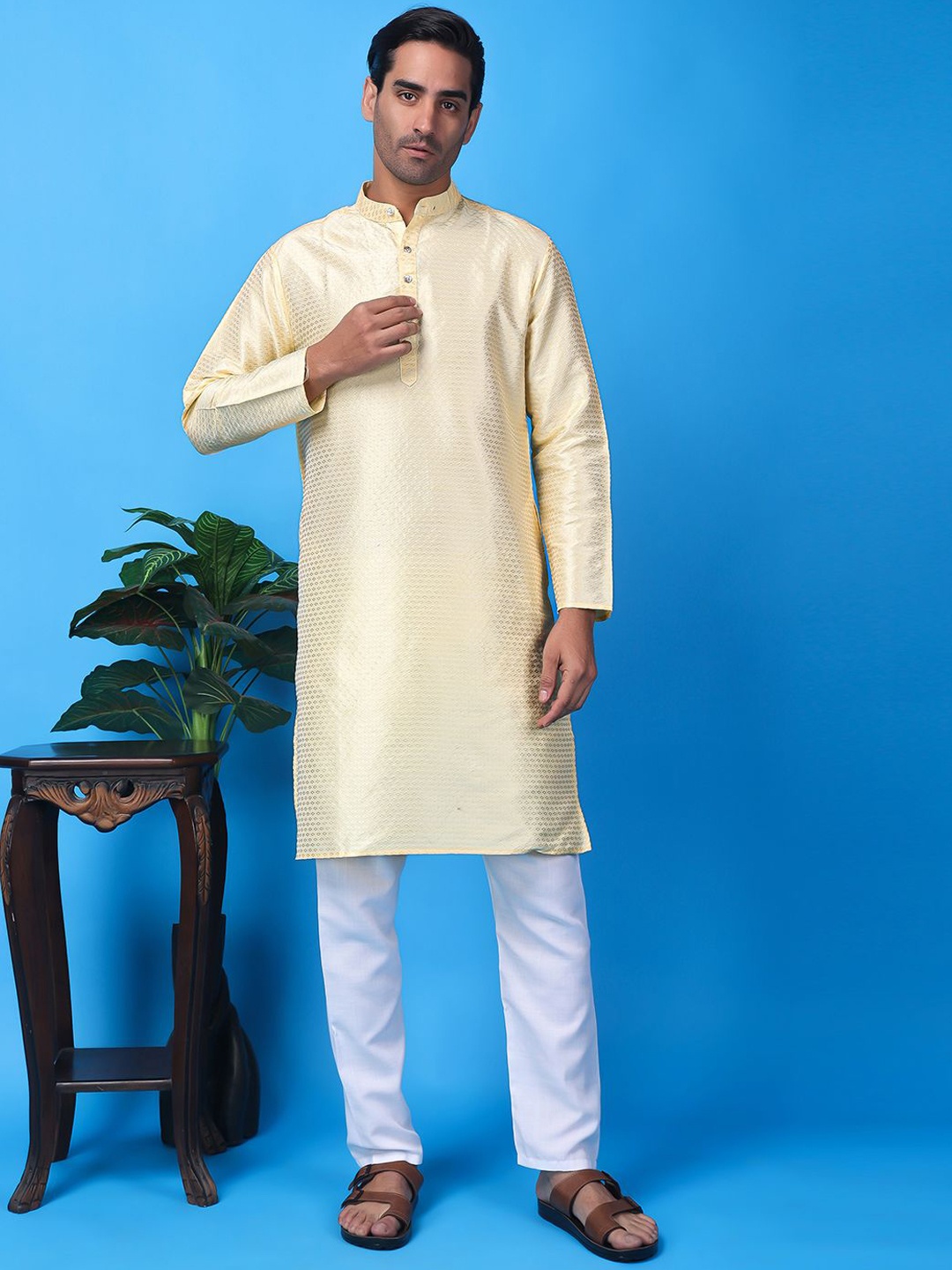 

Hangup Men Woven Design Regular Kurta with Pyjamas, Off white