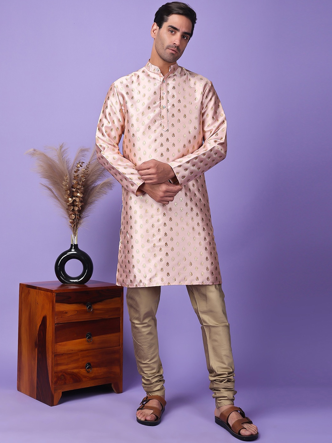 

Hangup Men Regular Dupion Silk Kurta with Pyjamas, Pink