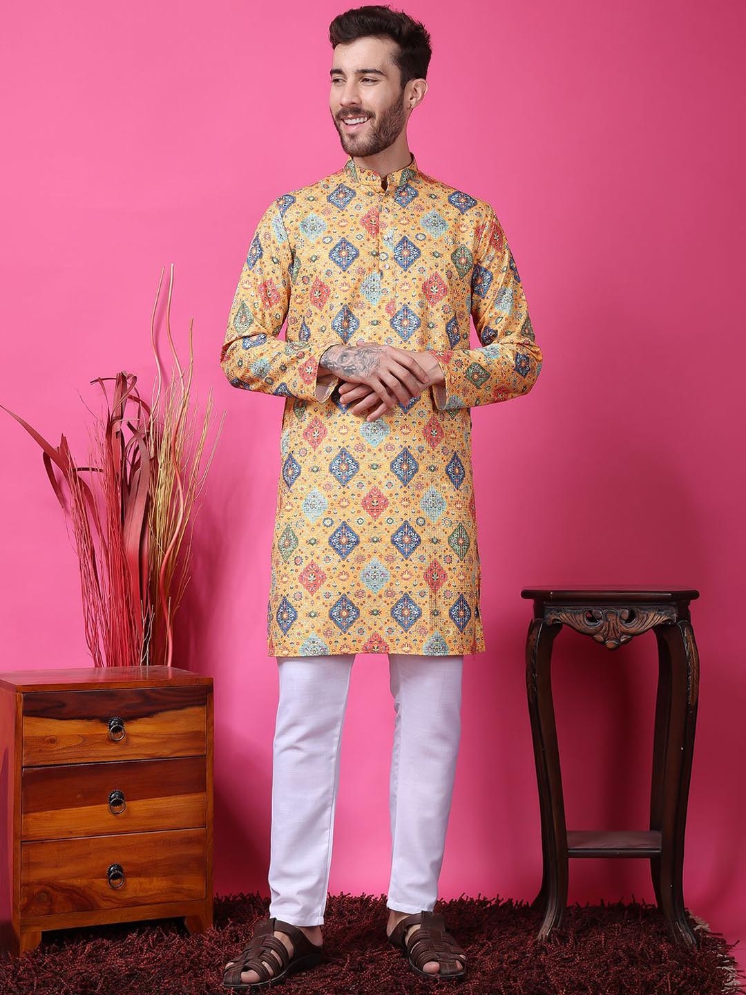 

Hangup Men Embroidered Regular Dupion Silk Kurta with Pyjamas, Yellow