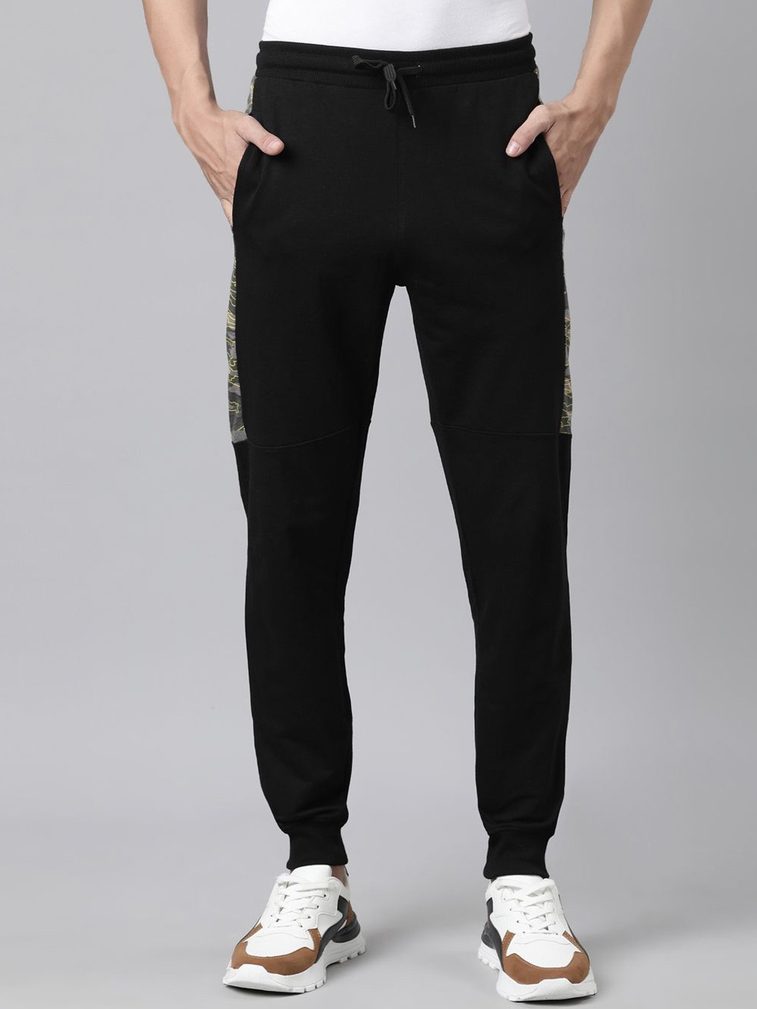 

DIXCY SCOTT Men Solid Mid Rise Joggers, Black