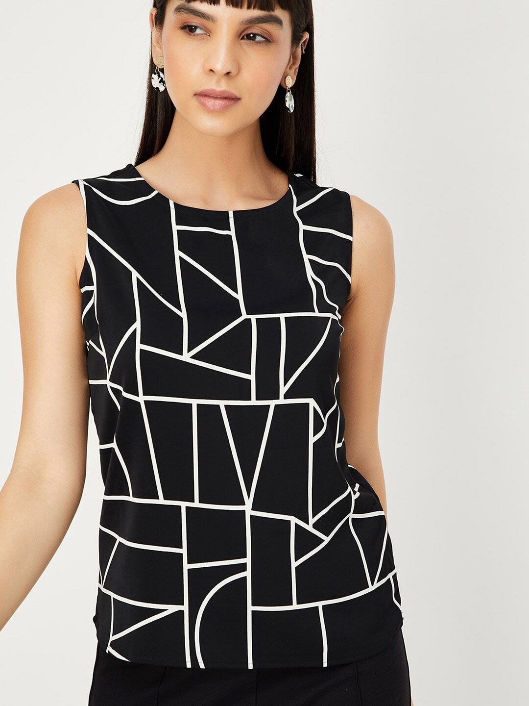 

max Geometric Printed Round Neck Sleeveless Top, Black