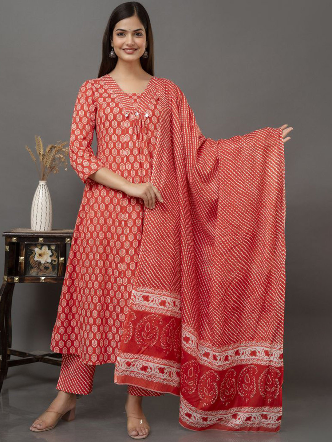 

D K W Women Floral Printed Regular Pure Cotton Kurta with Trousers & Dupatta, Red