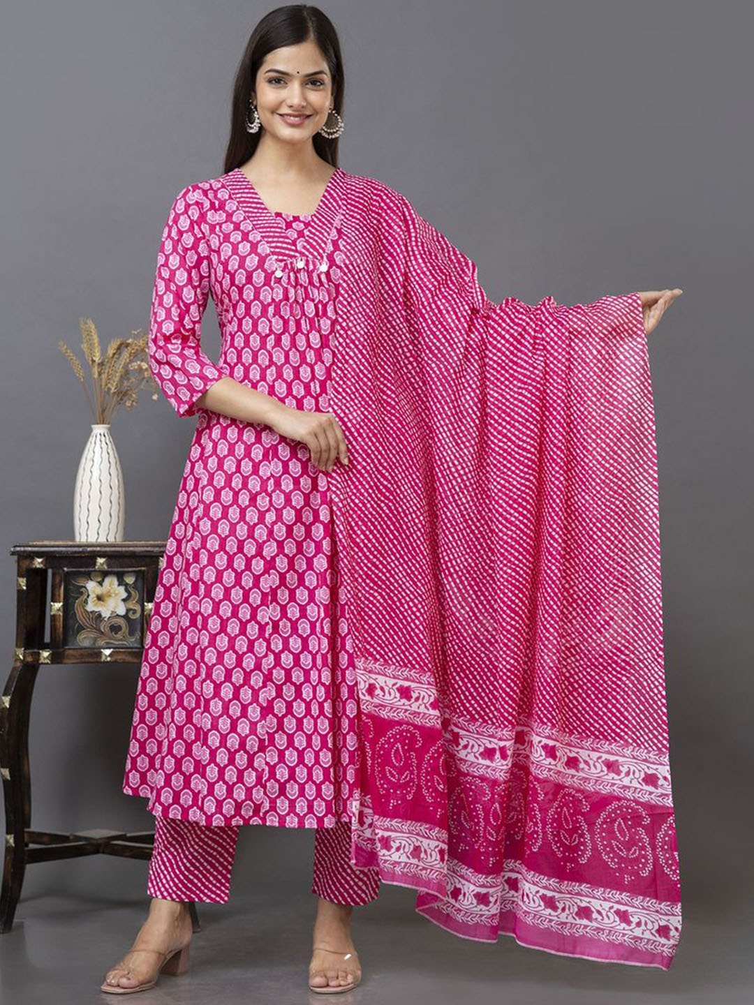 

D K W Women Floral Printed Regular Pure Cotton Kurta with Trousers & Dupatta, Pink