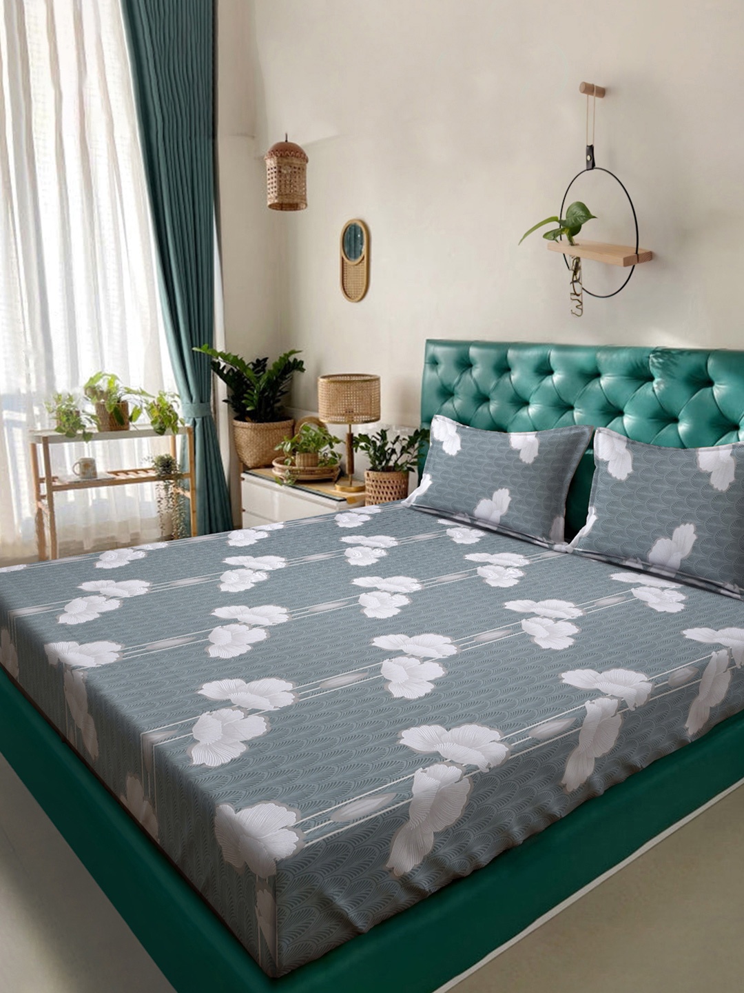 

KLOTTHE Grey Floral Printed Pure Cotton 400 TC Double King Bedsheet With 2 Pillow Covers