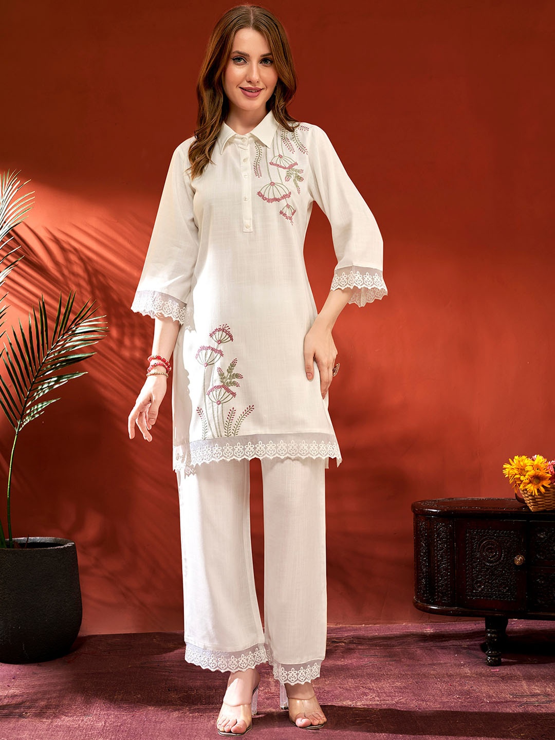 

Anouk Embroidered Tunic With Trousers Co-Ords, Off white